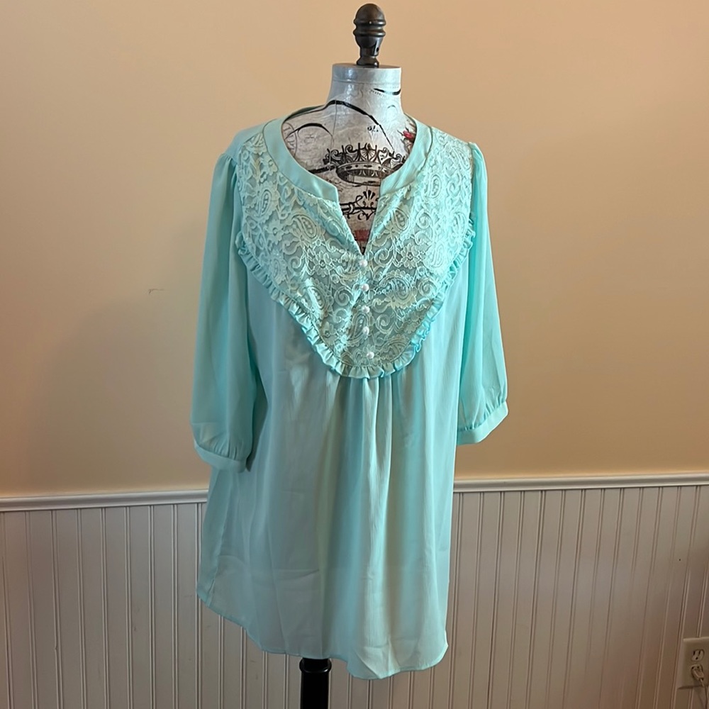 Light green lace 3/4 sleeve blouse, XL
